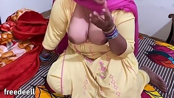 A Pakistani Chubby Girl With An Indian Boy Is Wearing A Shitty Clothing.