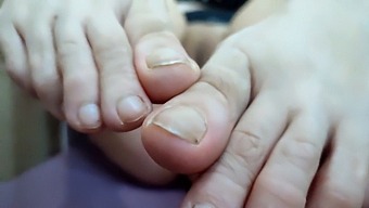 Explore Your Nail Fetish With Finger Play And Self-Pleasure