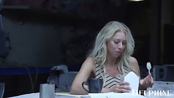 College Students Katie Morgan And David Lee Engage In Steamy Sex On The Boss'S Desk
