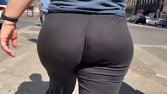 Candid Video Of A Woman With A Big Butt In The Streets