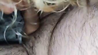 Mine Latina-Naboers Fine Bryster Er Verdt Å Invitere Over Og Tilfredsstille